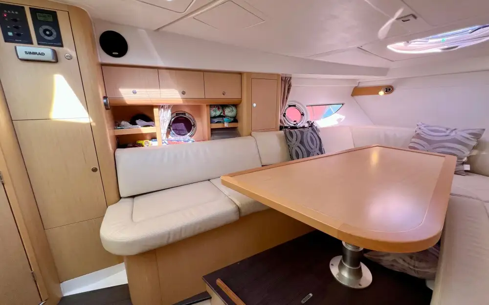 slider 10 Beneteau Gran Turismo 34