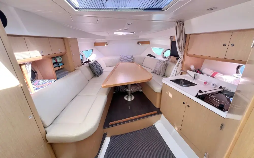 slider 9 Beneteau Gran Turismo 34