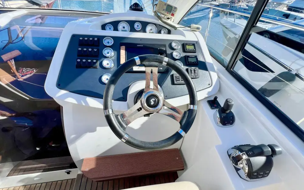 slider 3 Beneteau Gran Turismo 34
