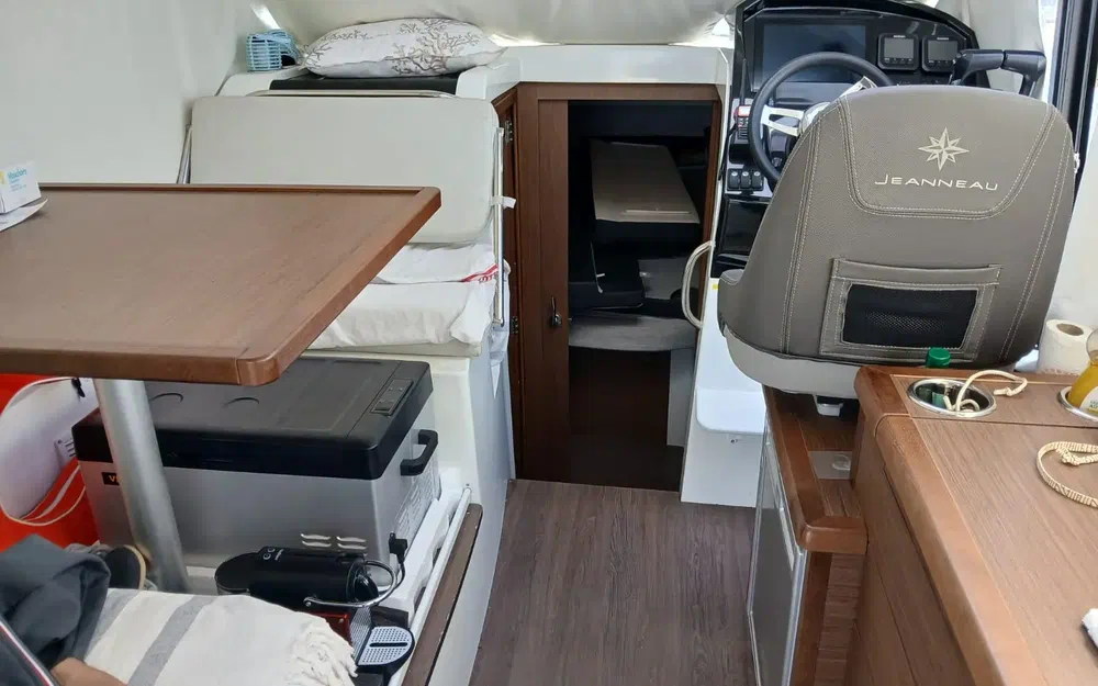 slider 7 Jeanneau Merry Fisher 895