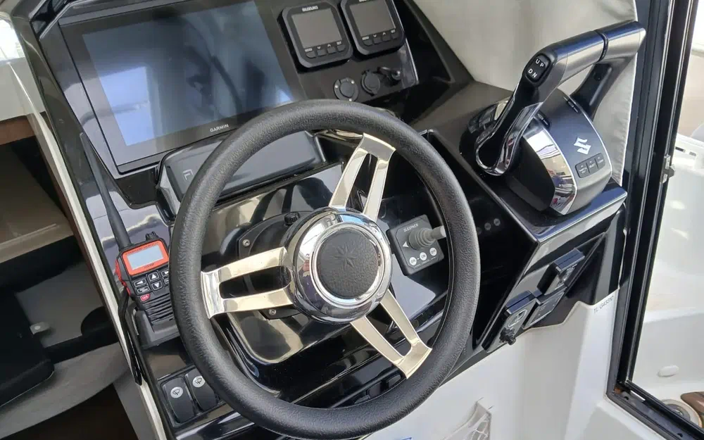 slider 8 Jeanneau Merry Fisher 895