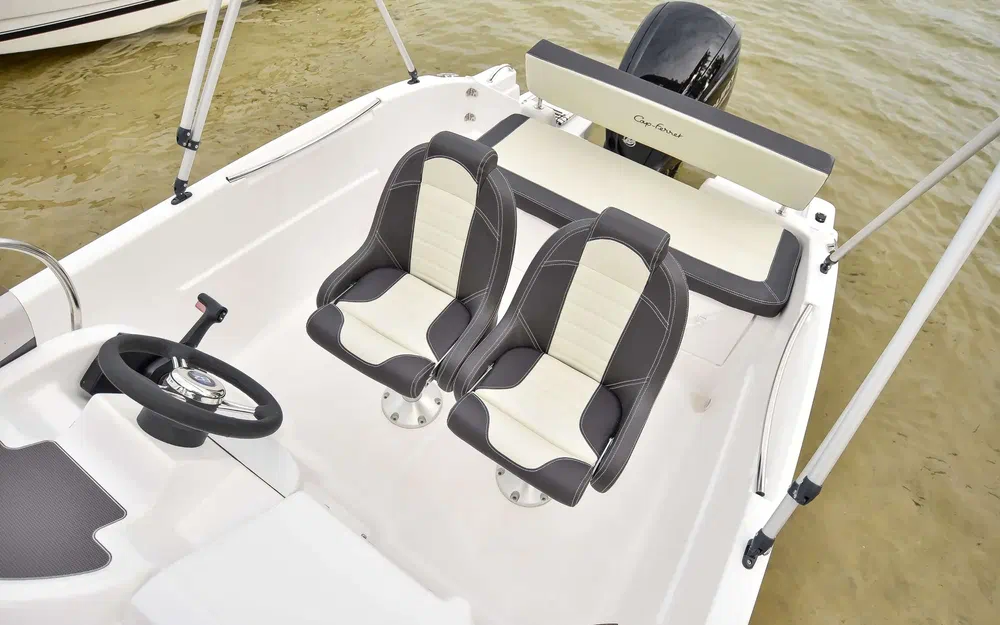 slider 4 B2 Marine Cap Ferret 572