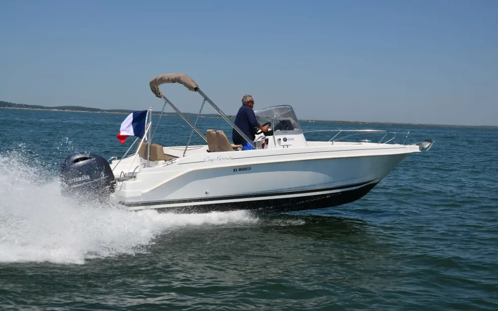 slider 1 B2 Marine Cap Ferret 702 Open - null