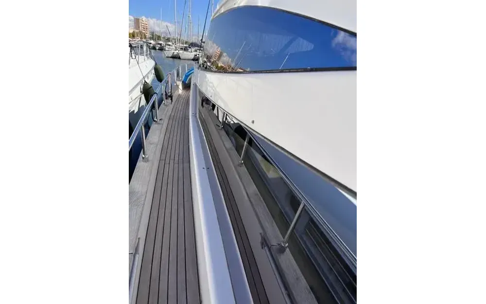 slider 16 Cayman  57 HT