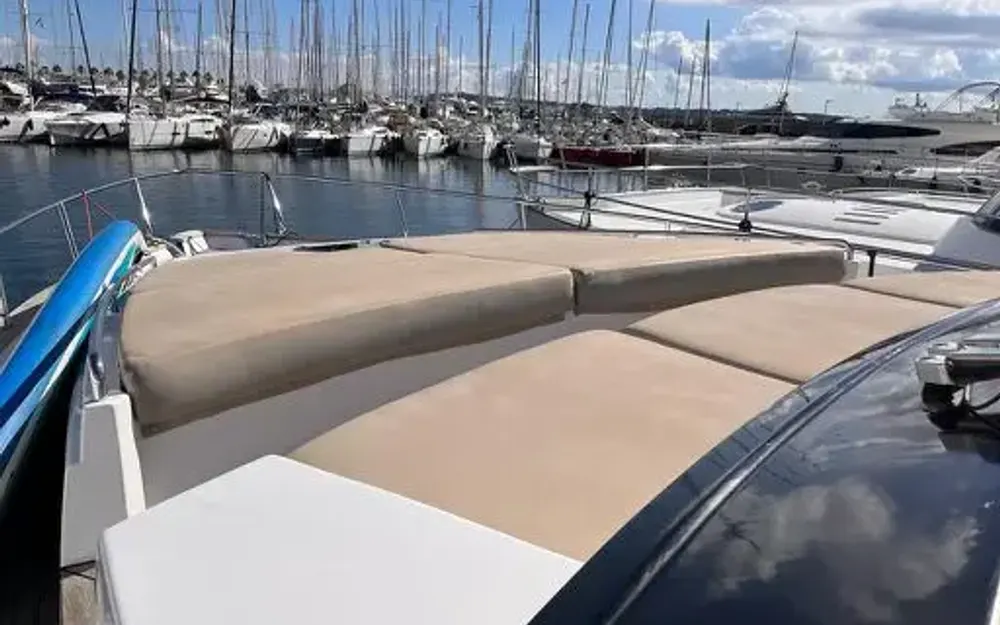 slider 7 Cayman  57 HT