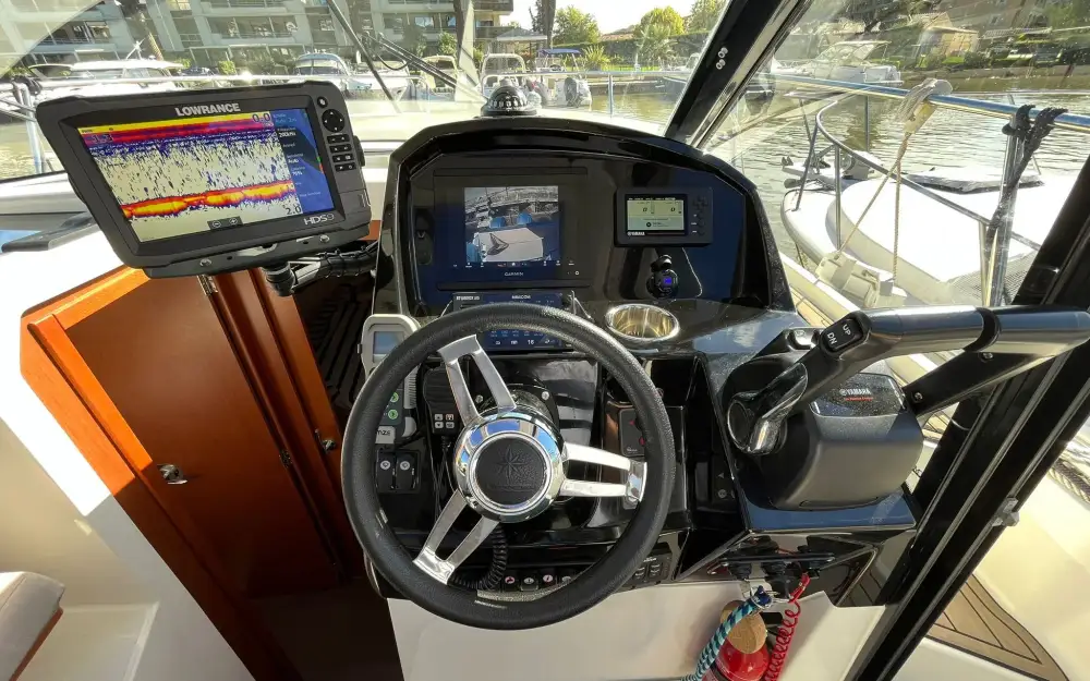 slider 6 Jeanneau Merry Fisher 895