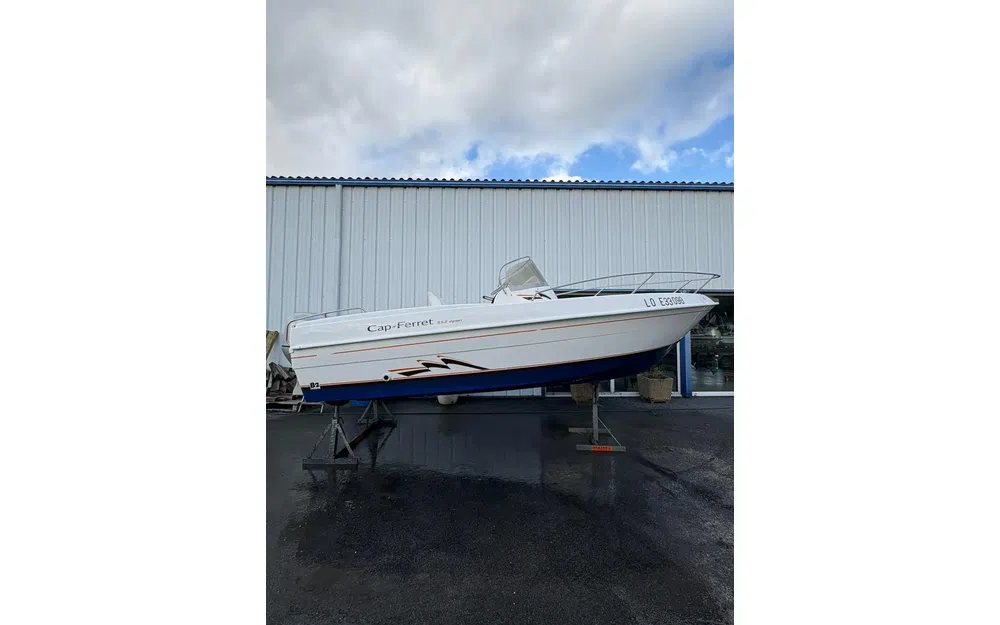 slider 11 B2 Marine Cap Ferret 552