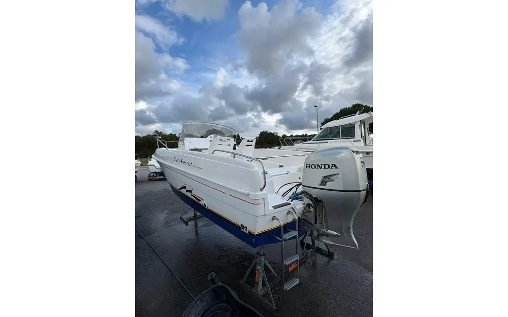 slider 3 B2 Marine Cap Ferret 552