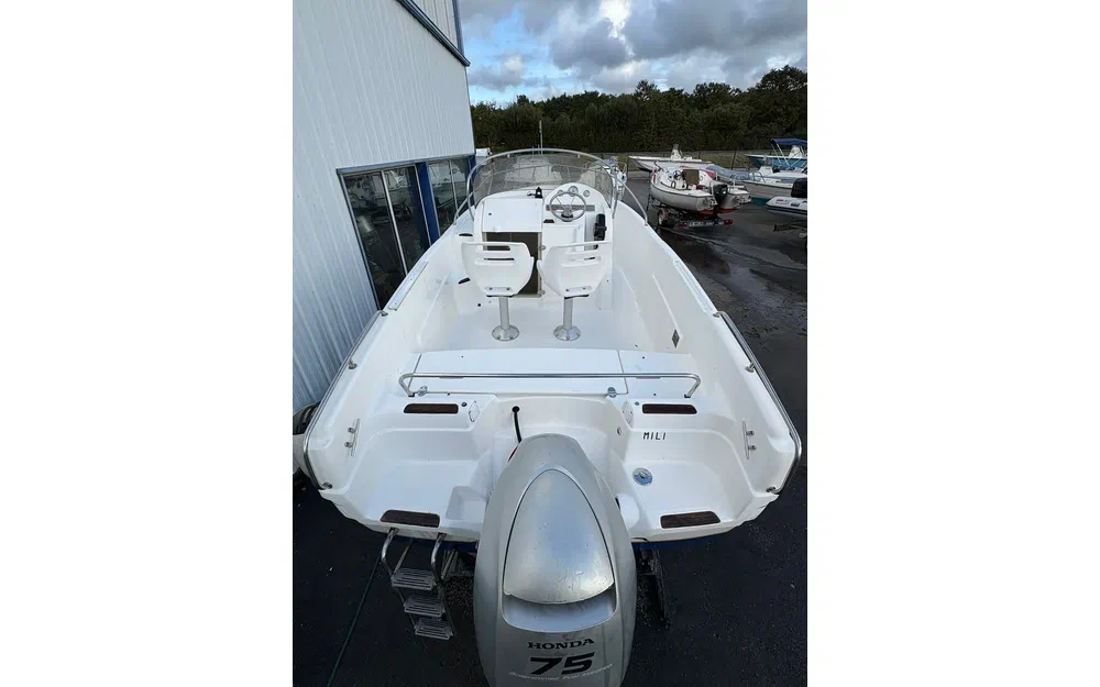 slider 1 B2 Marine Cap Ferret 552