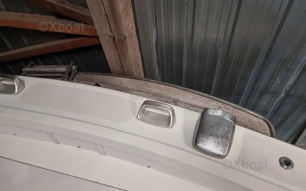 slider 11 Bertram Riva 25