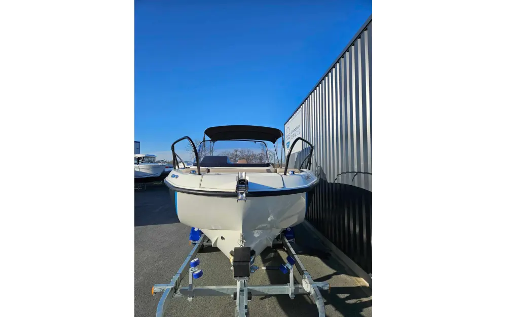 slider 11 Quicksilver  675Sundeck