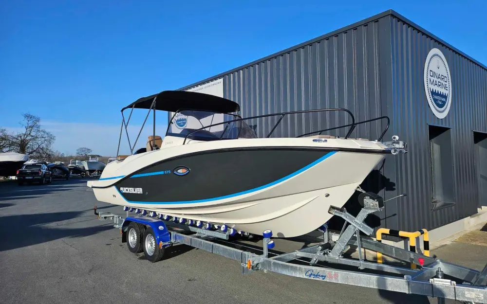 slider 14 Quicksilver  675Sundeck