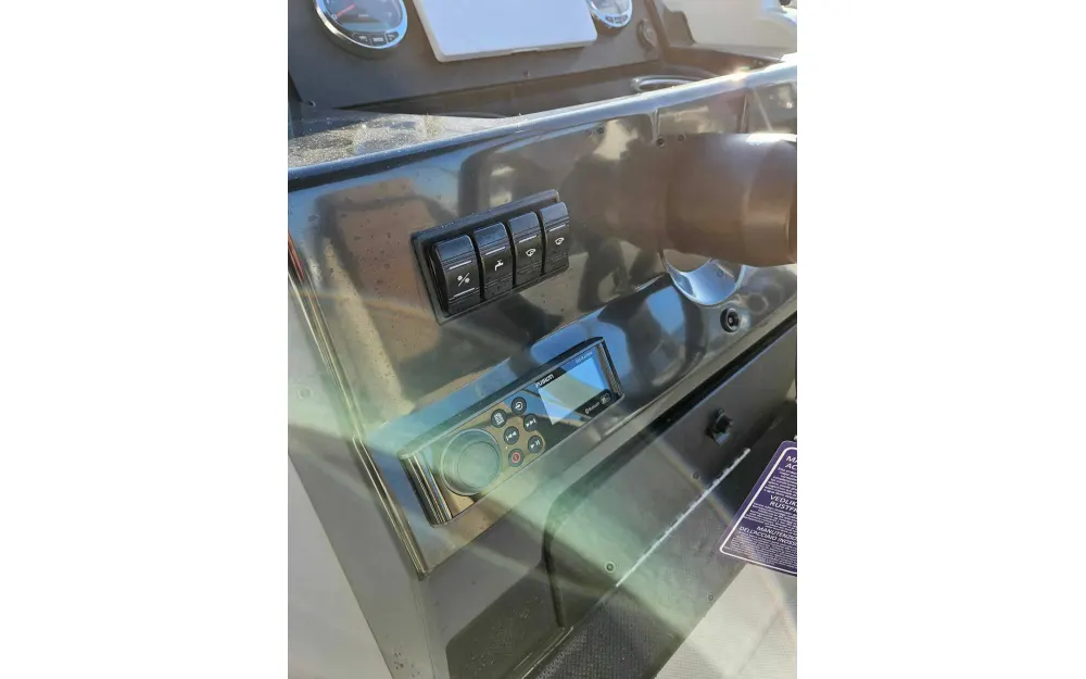 slider 5 Quicksilver  675Sundeck