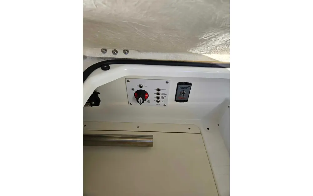 slider 8 Quicksilver  675Sundeck