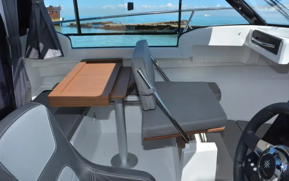 slider 8 Jeanneau Merry Fisher 695