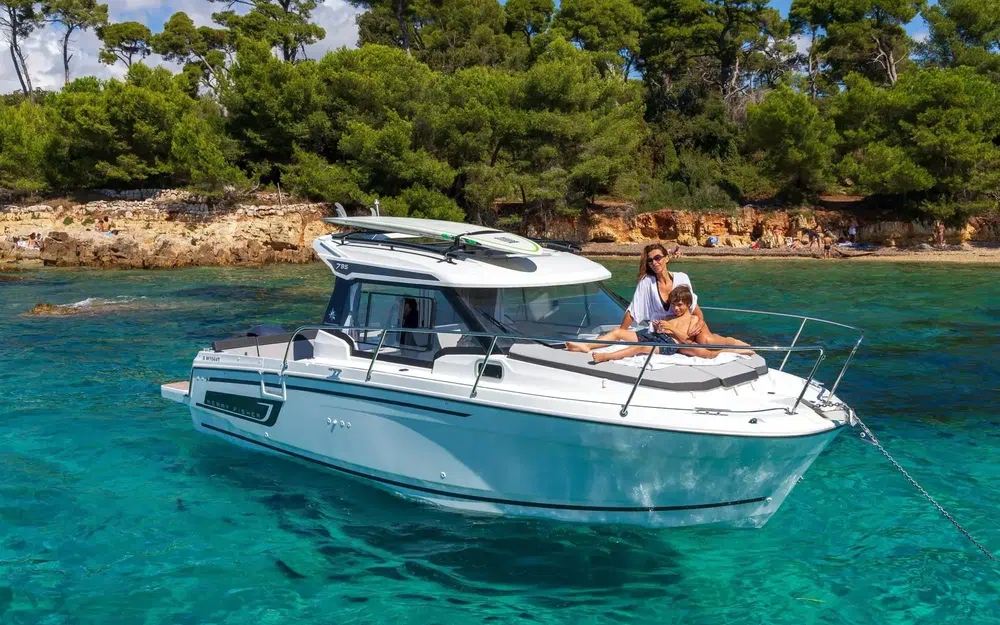 slider 0 Jeanneau Merry Fisher 795