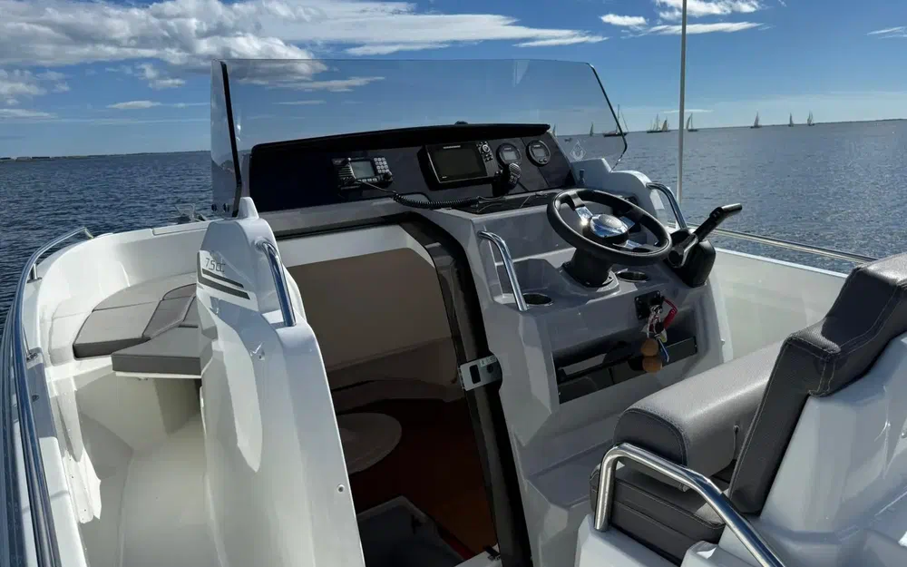 slider 3 Jeanneau Cap Camarat 7.5 CC