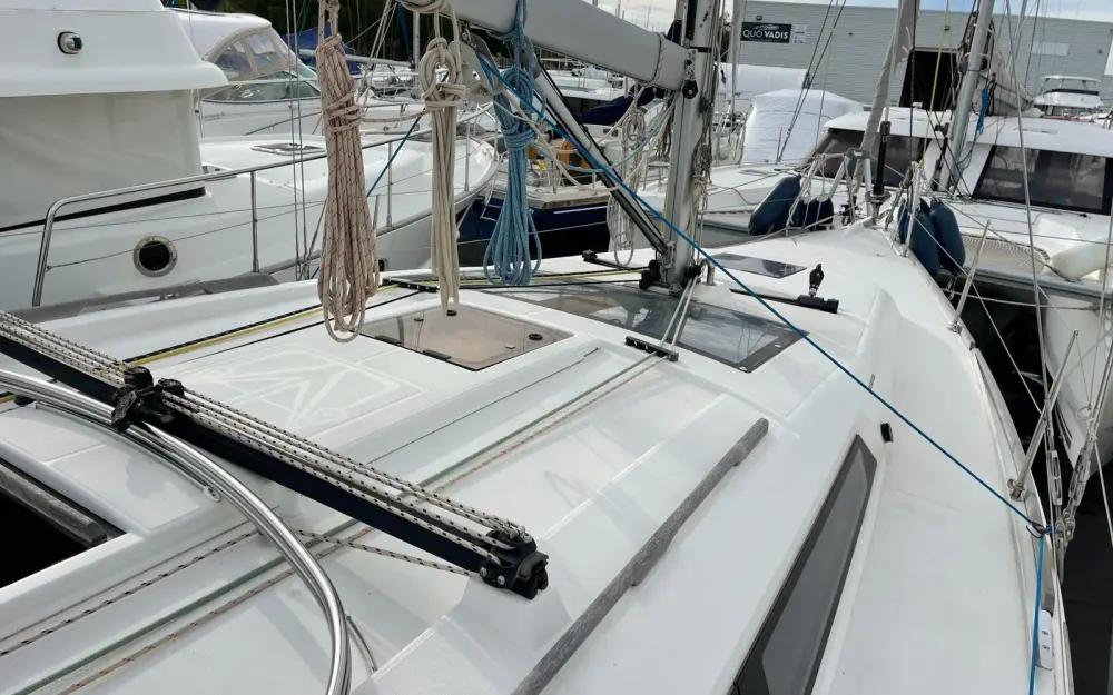 slider 9 Dufour  382 Grand Large - null