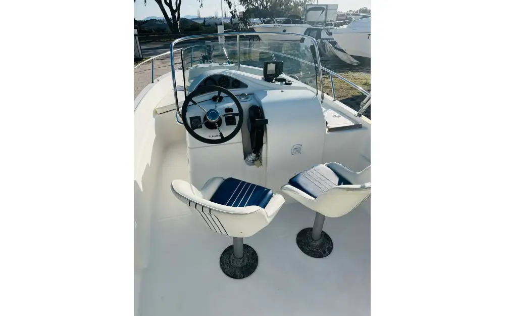 slider 10 B2 Marine Cap Ferret 550 Open