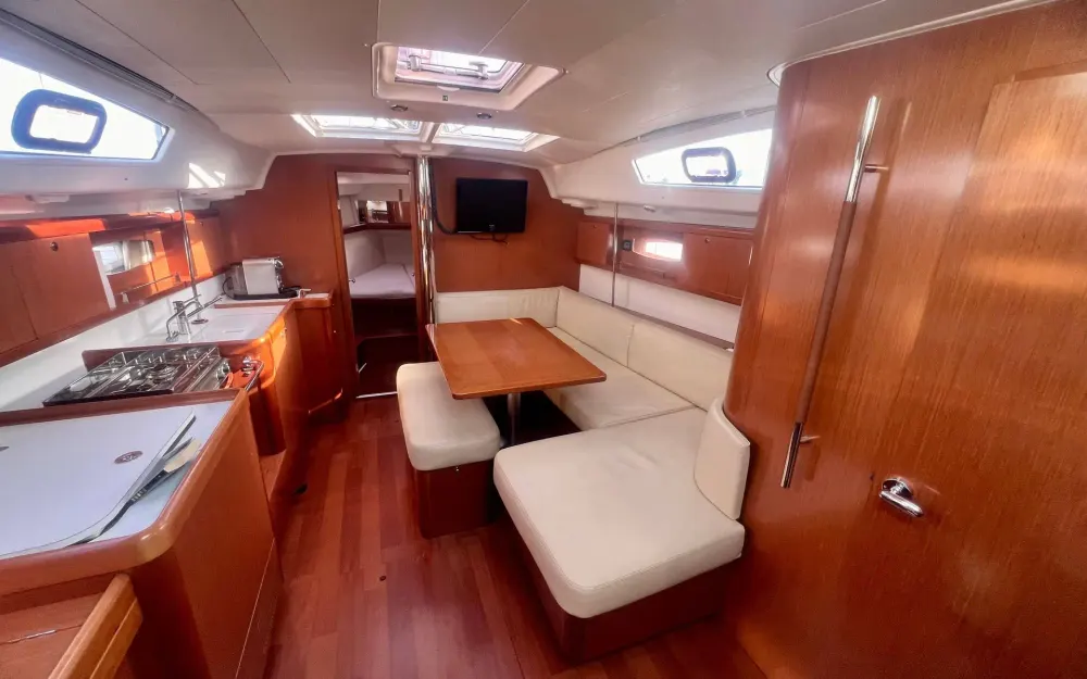 slider 22 Beneteau Oceanis 40