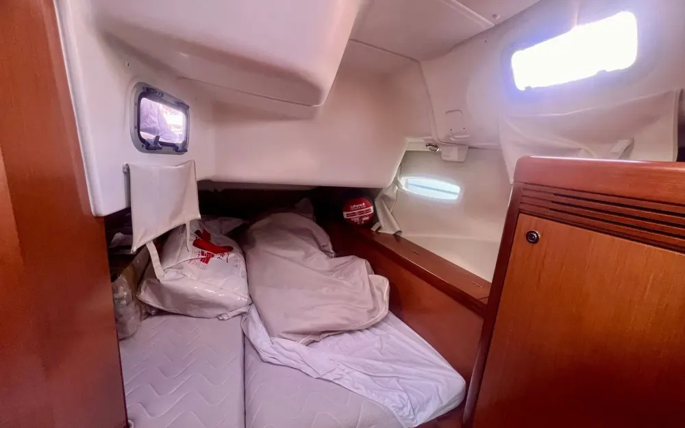slider 33 Beneteau Oceanis 40