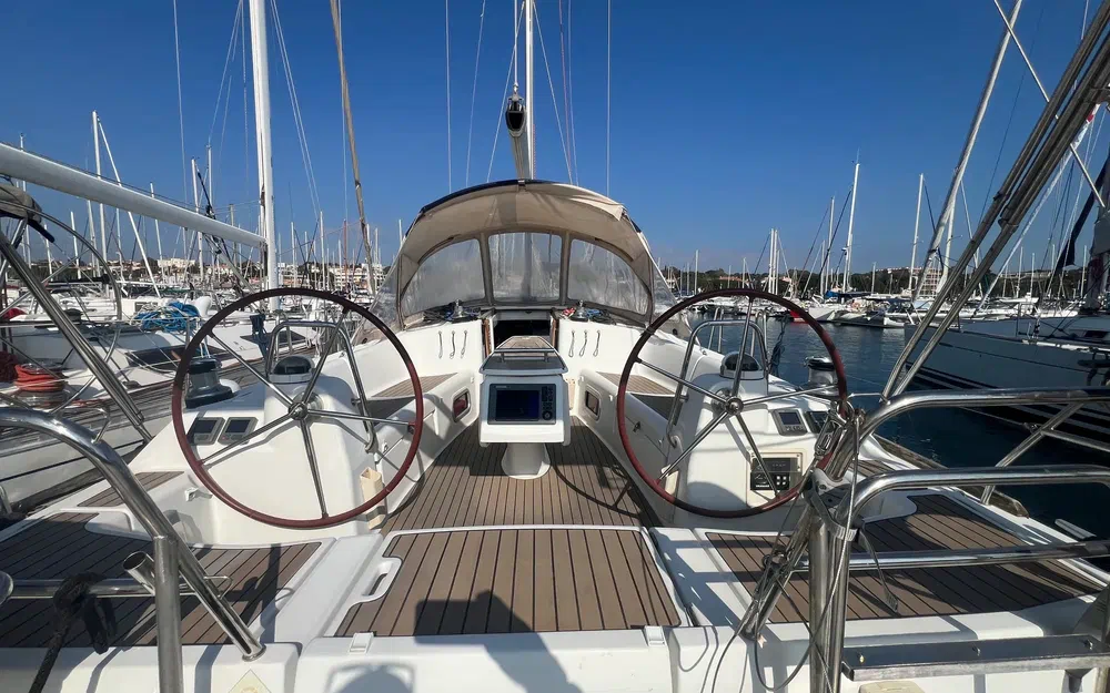 slider 1 Beneteau Oceanis 40