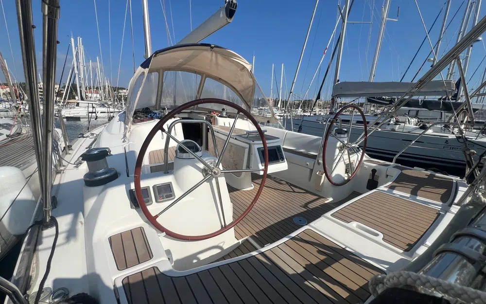 slider 5 Beneteau Oceanis 40