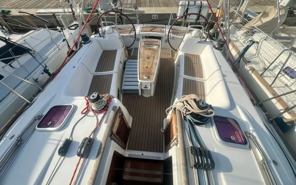 slider 4 Beneteau Oceanis 40