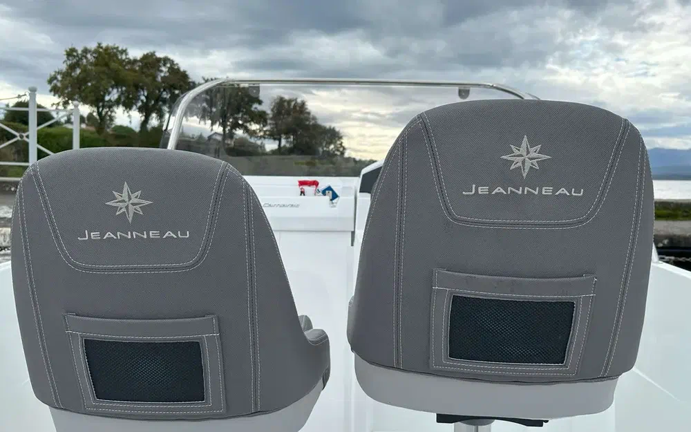 slider 8 Jeanneau Cap Camarat 5.5 CC