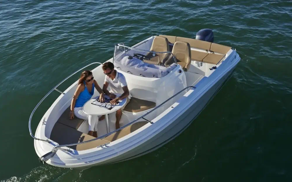 slider 1 Jeanneau Cap Camarat 5.5 CC