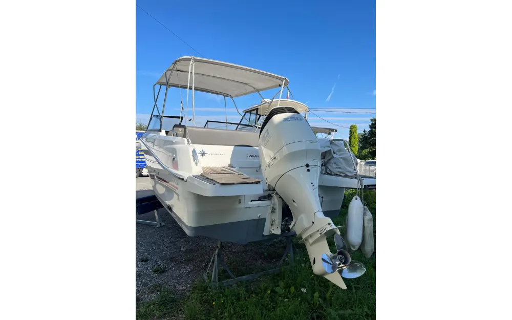 slider 8 Jeanneau Cap Camarat 7.5 BR