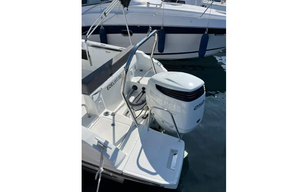 slider 7 Jeanneau Cap Camarat 7.5 WA Serie 3