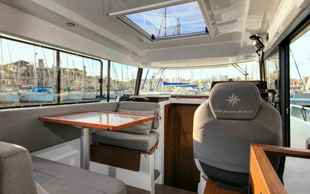 slider 5 Jeanneau Merry Fisher 895