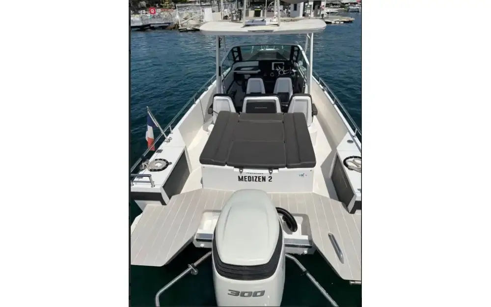 slider 9 Axopar  28 Open
