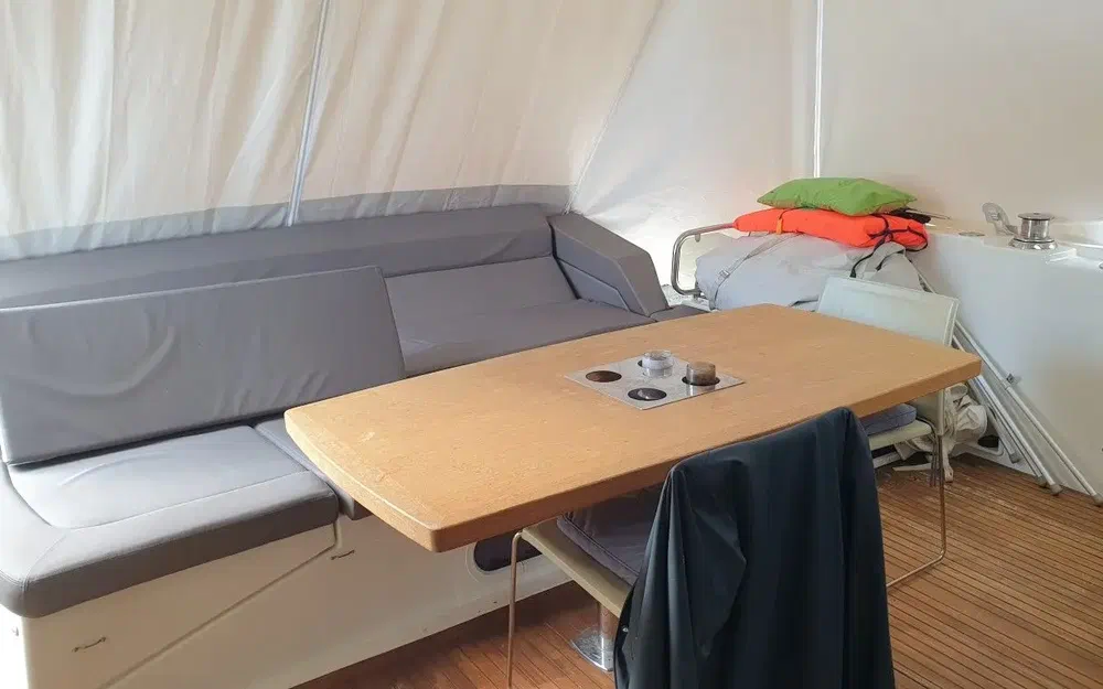 slider 13 Prestige Yachts 550 Fly