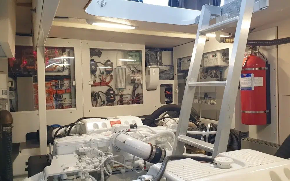 slider 15 Prestige Yachts 550 Fly