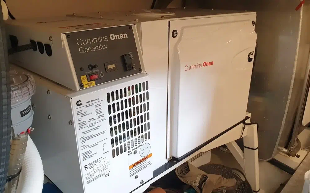 slider 16 Prestige Yachts 550 Fly