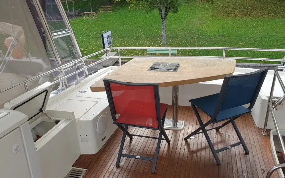 slider 18 Prestige Yachts 550 Fly