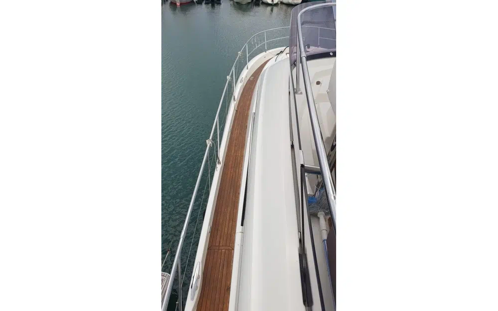 slider 28 Prestige Yachts 550 Fly