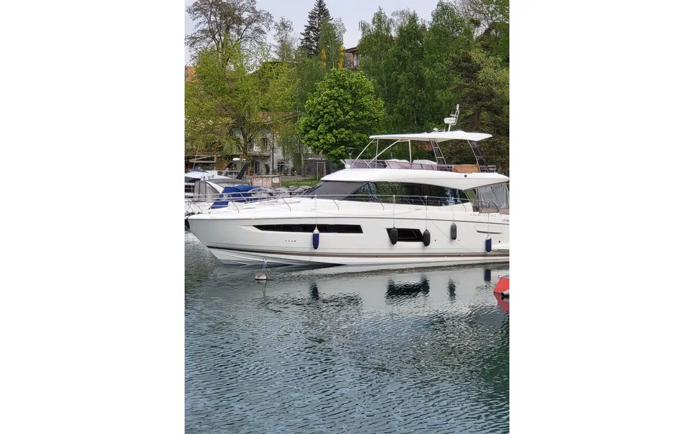 slider 31 Prestige Yachts 550 Fly