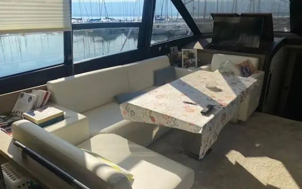 slider 3 Prestige Yachts 550 Fly