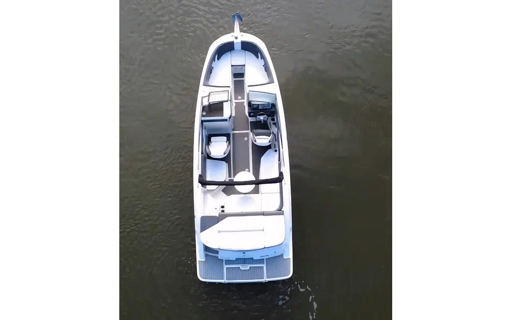 slider 1 Sea Ray SPX 230