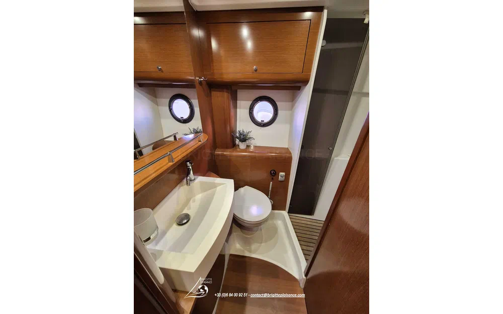 slider 10 Beneteau Monte Carlo 42