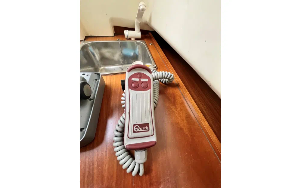 slider 10 Jeanneau Cap Camarat 755