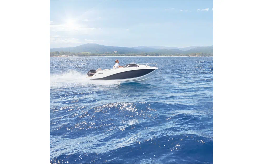 slider 5 Quicksilver Activ 555 Cabin