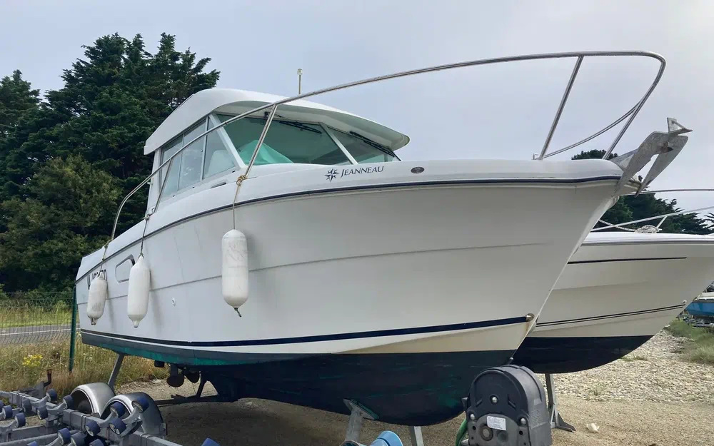 slider 0 Jeanneau Merry Fisher 750