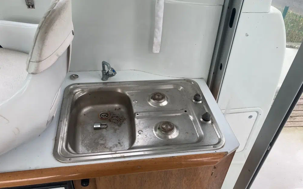 slider 2 Jeanneau Merry Fisher 750