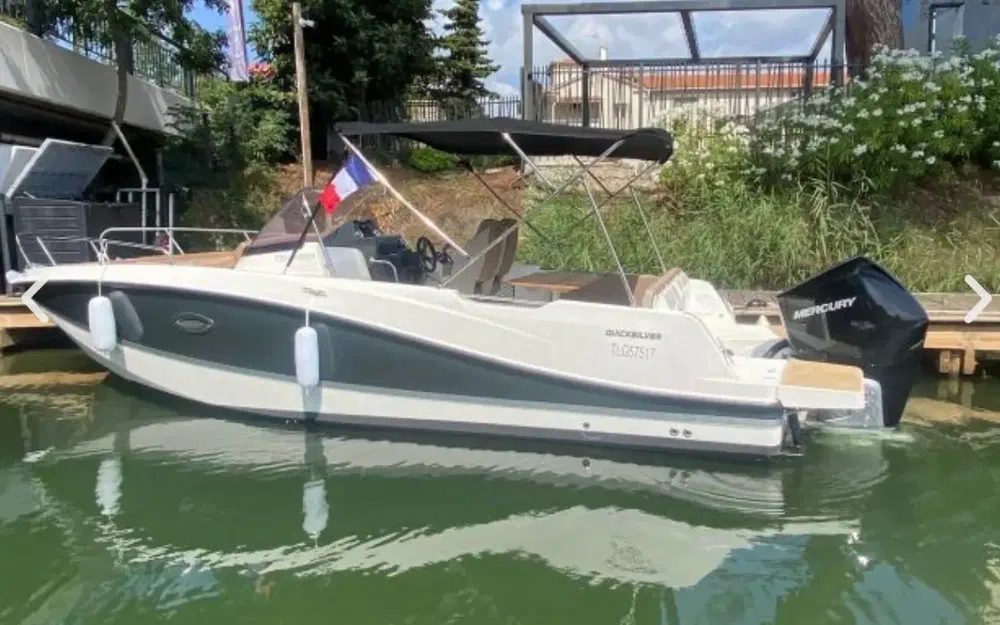 slider 8 Quicksilver Activ 755 Sundeck