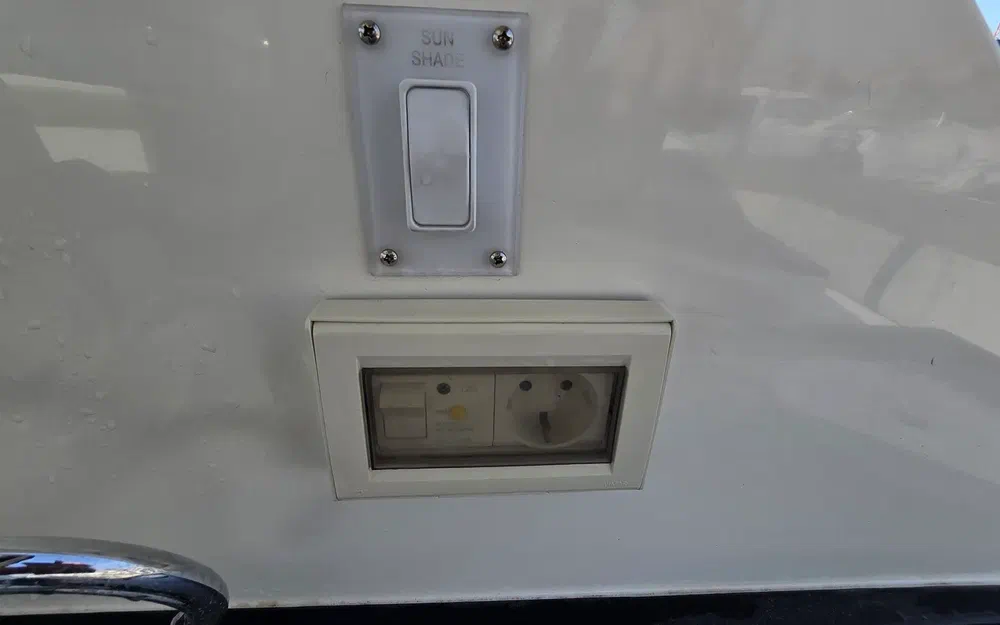 slider 14 Sea Ray 320 Sundancer