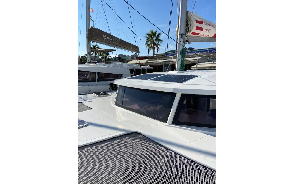 slider 1 Neel Trimarans Neel 43 - null